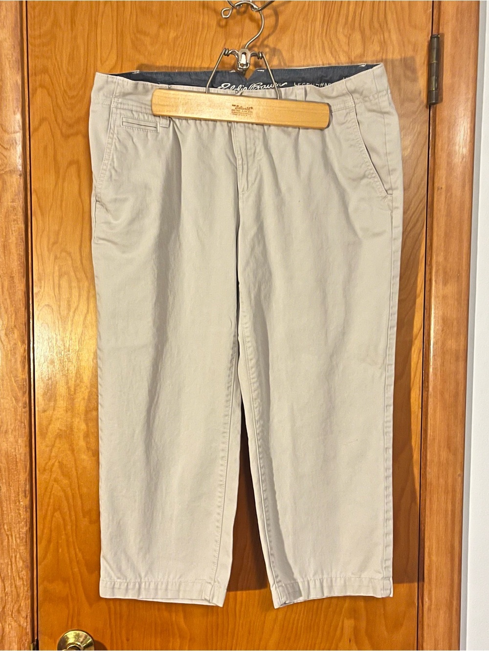 Eddie Bauer Capris Women’s Size 10 Khaki Casual Cropped Pants Outdoor Hiking